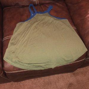 Size M woman’s flowy shirt